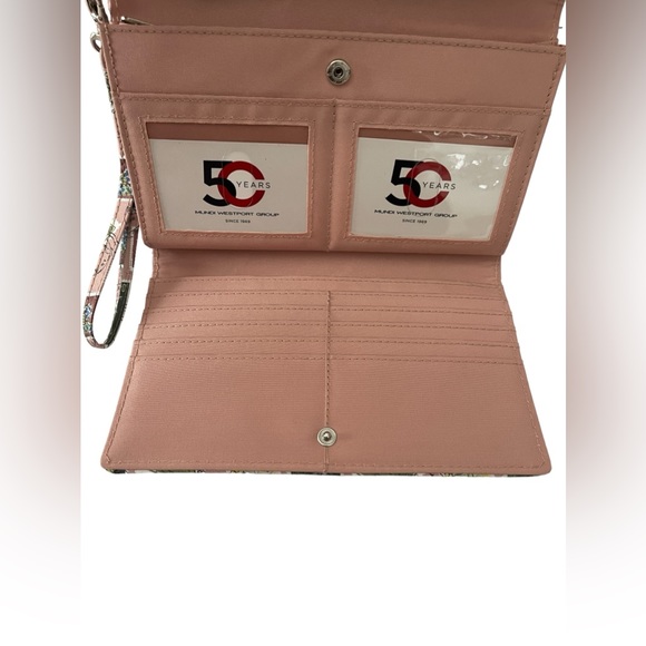 MUNDI Postage Stamp Wallet/Wristlet - Picture 9 of 12